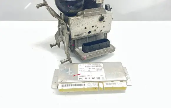 Mercedes-Benz E W211 ABS Pump 0265250110 A0054319612