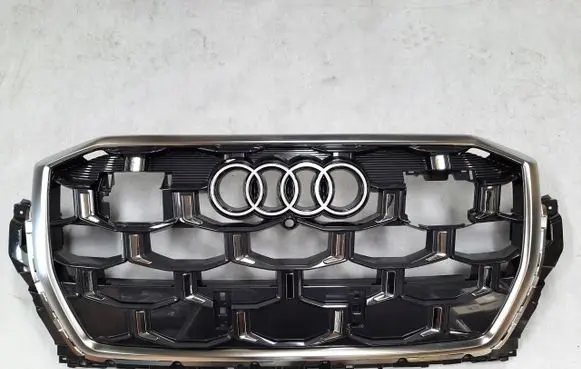 Audi Q7 4M Front bumper upper radiator grill 4M0853651BD