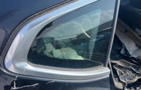 BMW X4 G02 Rear side window