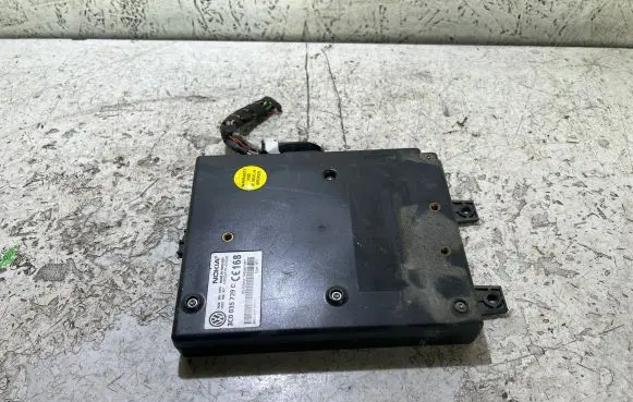 Volkswagen PASSAT B6 Phone control unit/module 3C0035729C 0008361715F1 0523499