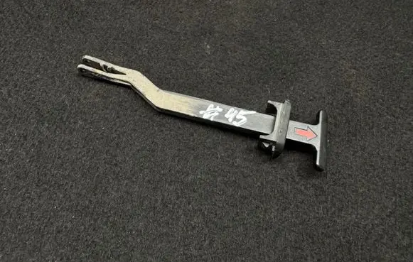 Volkswagen PASSAT B5.5 Engine bonnet (hood) release handle 3B0823593D