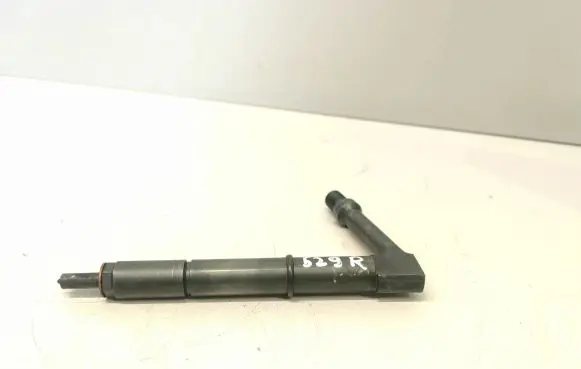 Nissan Almera Tino Fuel injector