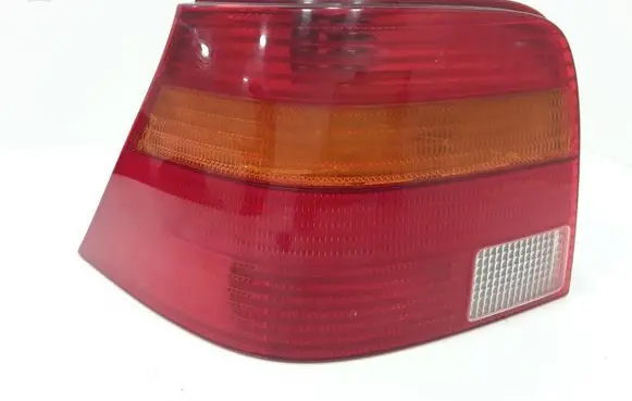 Volkswagen Golf IV Rear/tail lights 1J6945095R 67736972
