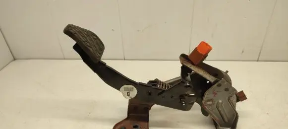 Nissan Qashqai Clutch pedal E001050X11 CB12258A