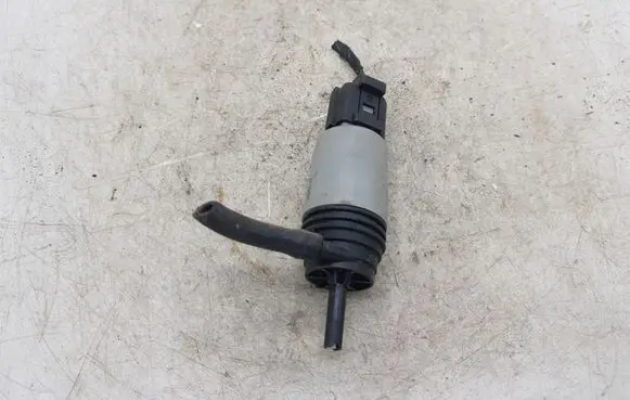 BMW 1 E81 E87 Windscreen/windshield washer pump 67126934159 6934159