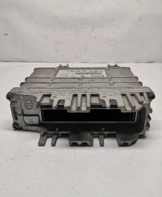 Volkswagen Golf III Engine control unit/module 032906026D 0261203314