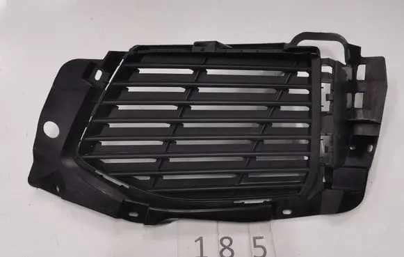 Peugeot 3008 II Front bumper lower grill 9810870377 00676009 0067600911SM008