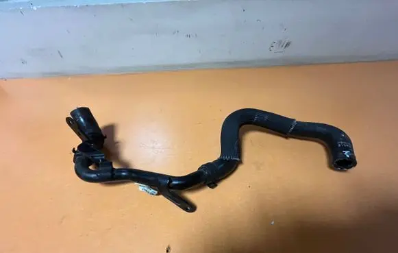 Land Rover Discovery Sport Engine coolant pipe/hose G4D39Y439BF D31HA 16112017