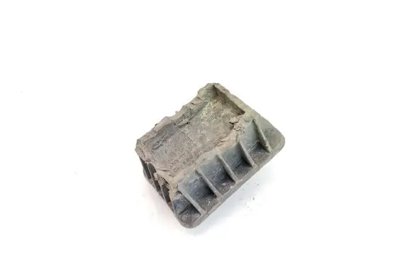 BMW 5 F10 F11 Jacking socket point 7042974