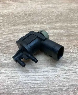 Volkswagen PASSAT B5.5 Turbo solenoid valve 1J0906283C