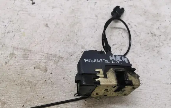 Renault Laguna II Front door lock
