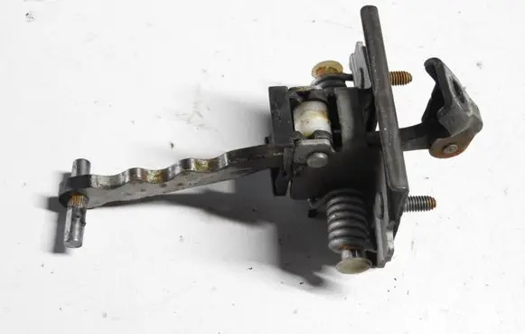 Peugeot 508 Front door check strap stopper 9686944310