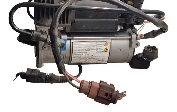 Audi A6 Allroad C6 Air suspension compressor/pump 4F0616005D