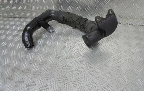 Nissan Primera Air intake hose/pipe 28210-1C051