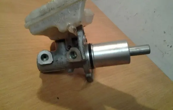Audi A6 S6 C6 4F Master brake cylinder 9304125000 8E0611301G