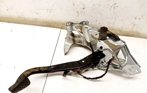 Opel Astra H Brake pedal 