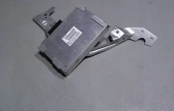 Audi A4 S4 B7 8E 8H Bluetooth control unit module 8P0862335D