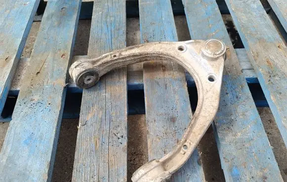 Volkswagen Touareg I Front lower control arm/wishbone