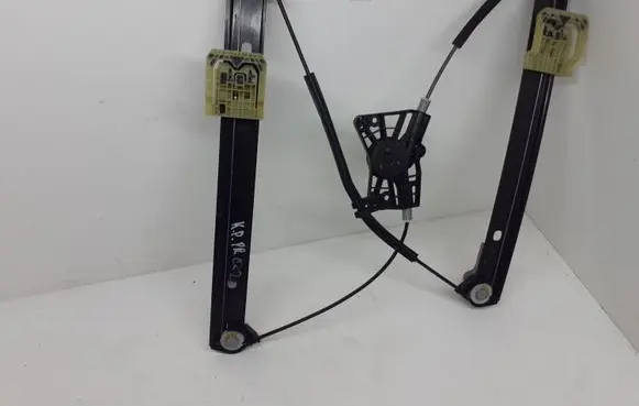 Audi Q2 - Front window lifting mechanism without motor 81A837461