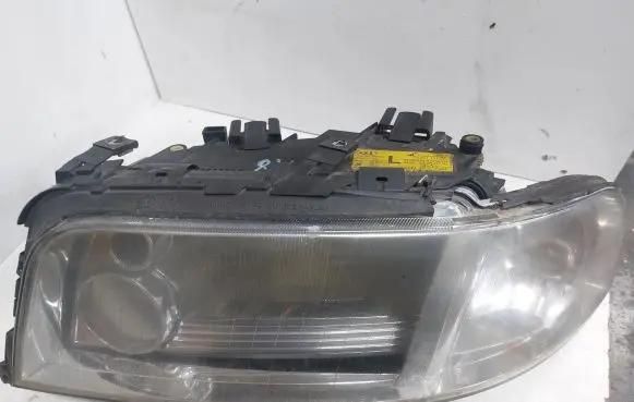 Audi A8 S8 D2 4D Headlight/headlamp 4D0941003BA 0301171275