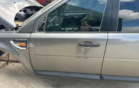 Land Rover Freelander 2 - LR2 Front door