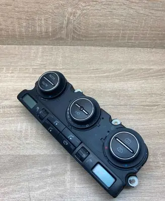 Volkswagen Golf V Climate control unit 746414 15120451