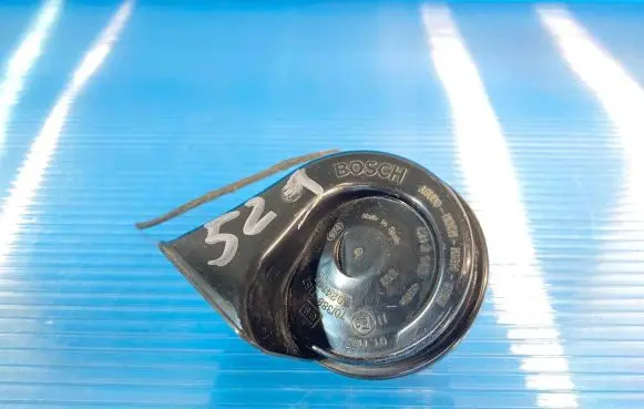 BMW 1 E81 E87 Horn signal 703881157