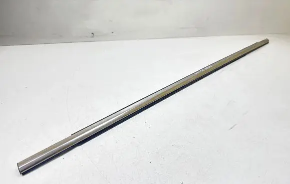 Front door glass trim molding