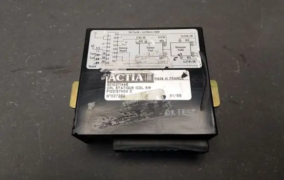 Renault Scenic II - Grand scenic II Gear shift indicator relay 5010271448 P102157V04D