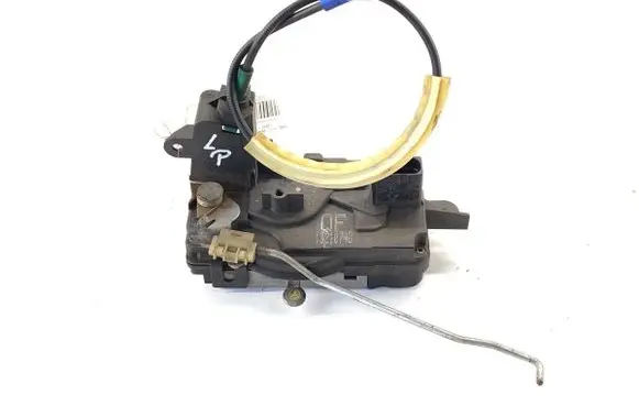Opel Zafira B Front door lock 13210748