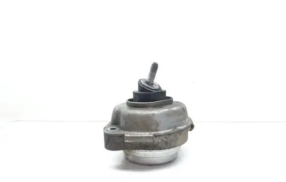 Engine mount bracket