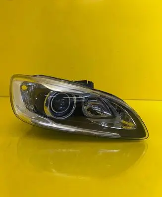 Volvo V60 Headlight/headlamp 31698825