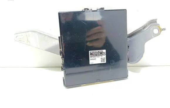Toyota Avensis T270 Other control units/modules 8969005060