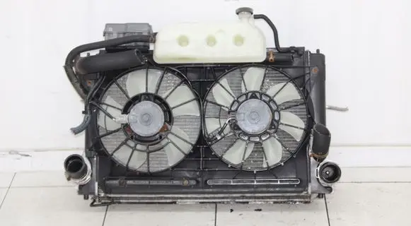 Toyota Corolla Verso AR10 Radiator set 