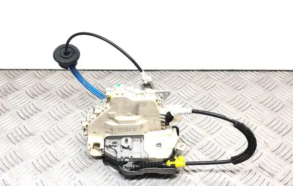Audi A5 8T 8F Front door lock 8J2837016C 1351005SDB 100627C01