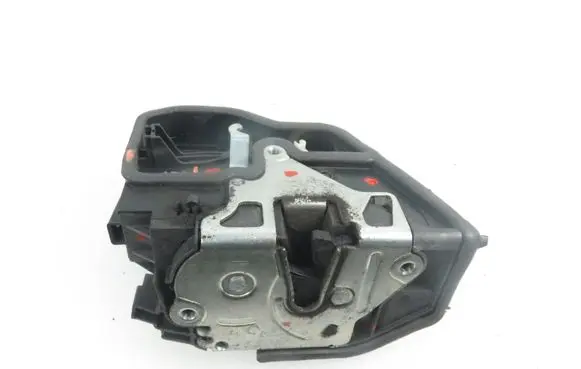 BMW X3 E83 Rear door lock 7167070