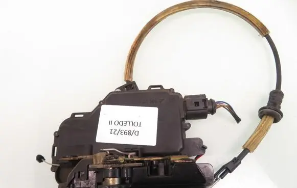 Seat Toledo II (1M) Front door lock