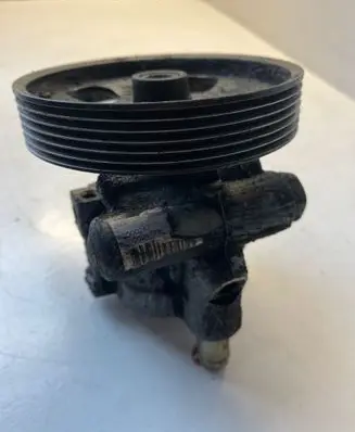 Opel Vivaro Power steering pump 26081335 8200024703 8200024778
