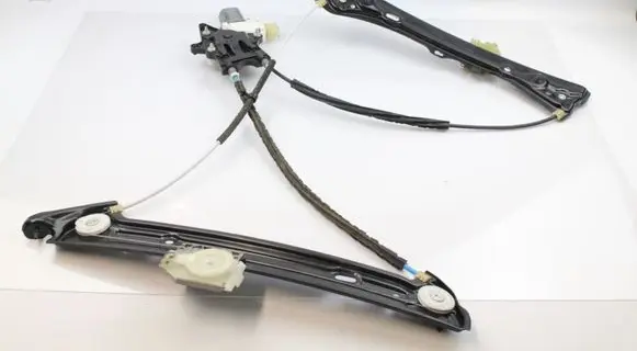 BMW 4 F32 F33 Front door window regulator with motor 7352747