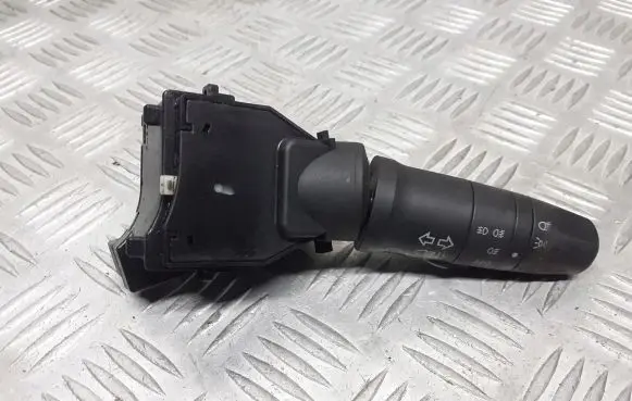 Nissan Primera Indicator stalk 25540AV600