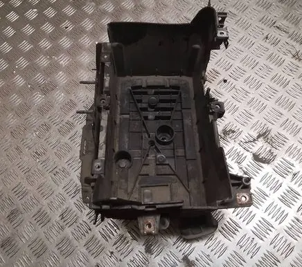 Battery box tray
