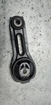 Mitsubishi Outlander Engine mount bracket 