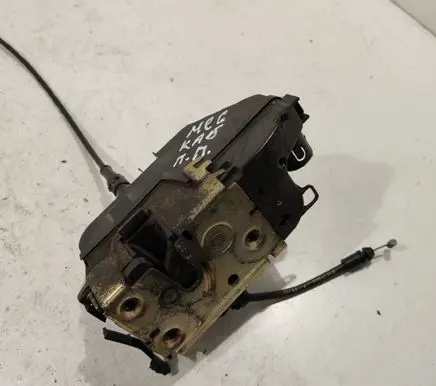Renault Megane II Front door lock