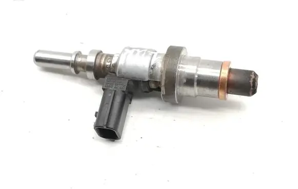 Nissan Juke I F15 Fuel injector H8200769153
