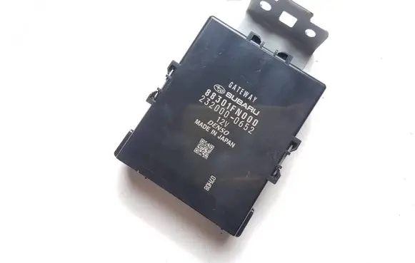 Subaru Crosstrek III Gateway control module 88301FN000 2320000652