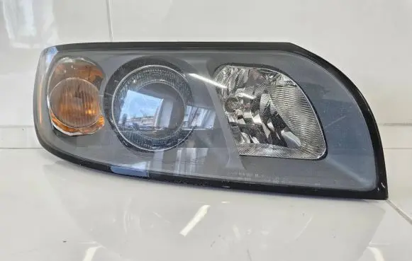 Volvo V50 Headlight/headlamp 30698890 0301198274