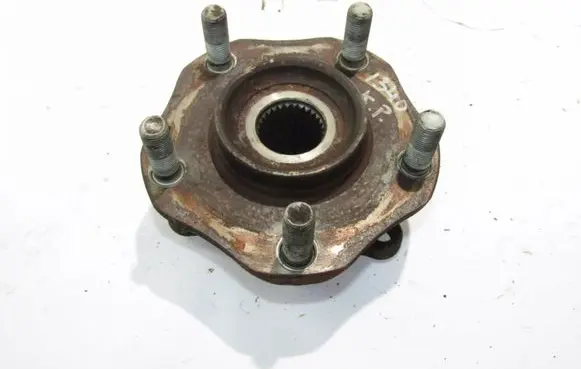 Nissan X-Trail T32 Front wheel hub 