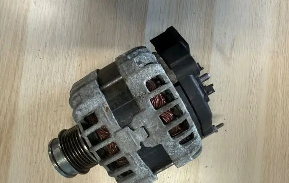 Audi A1 Generator/alternator 04B903023D