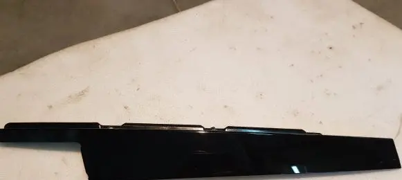 Audi Q7 4M Front door glass trim molding 4M0837901