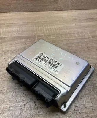 Volkswagen PASSAT B5 Engine control unit/module ECU 8D0907558F 0261204614